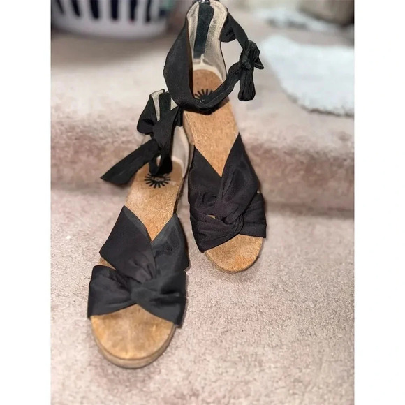 UGG Traci Espadrille Ankle Strap Wedge Sandals Black Women's Size 6 - Picture 3 of 9